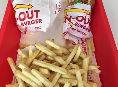 アメリカ ロサンゼルス In-N-Out Burgerの昼食＆Diddy Rieseでアイスクリームサンドクッキー食べ歩き！